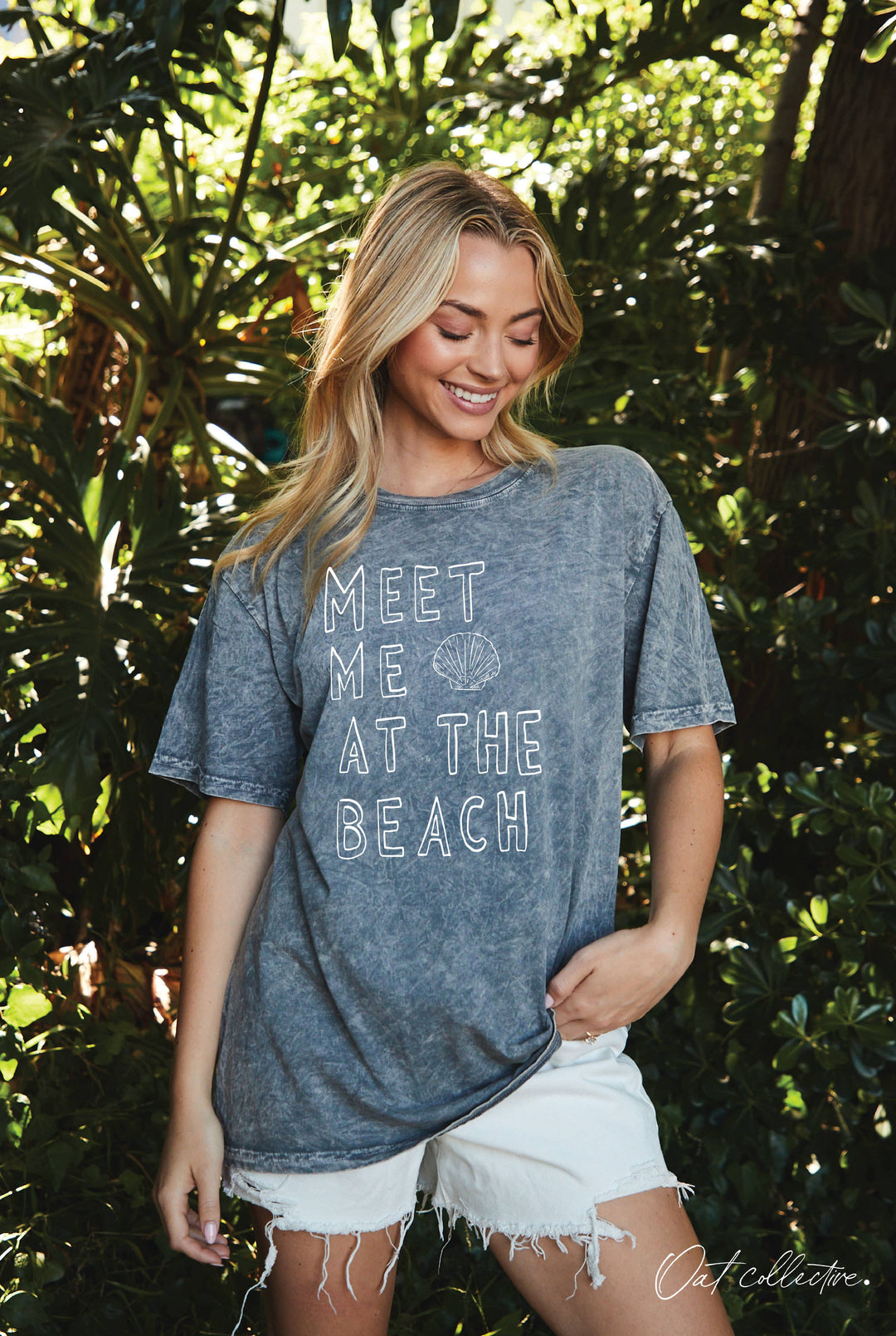 Meet me at the Beach - Oversized Mineral Washed Graphic Top
