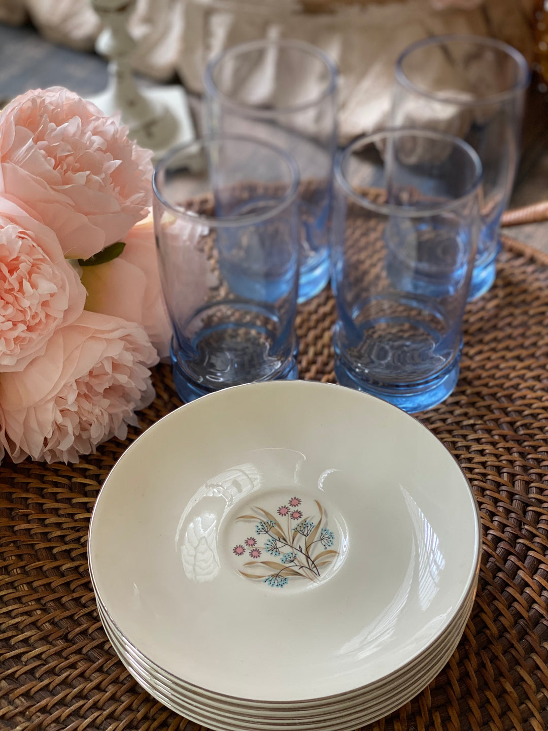 4 Vintage Blue Glassware Cups