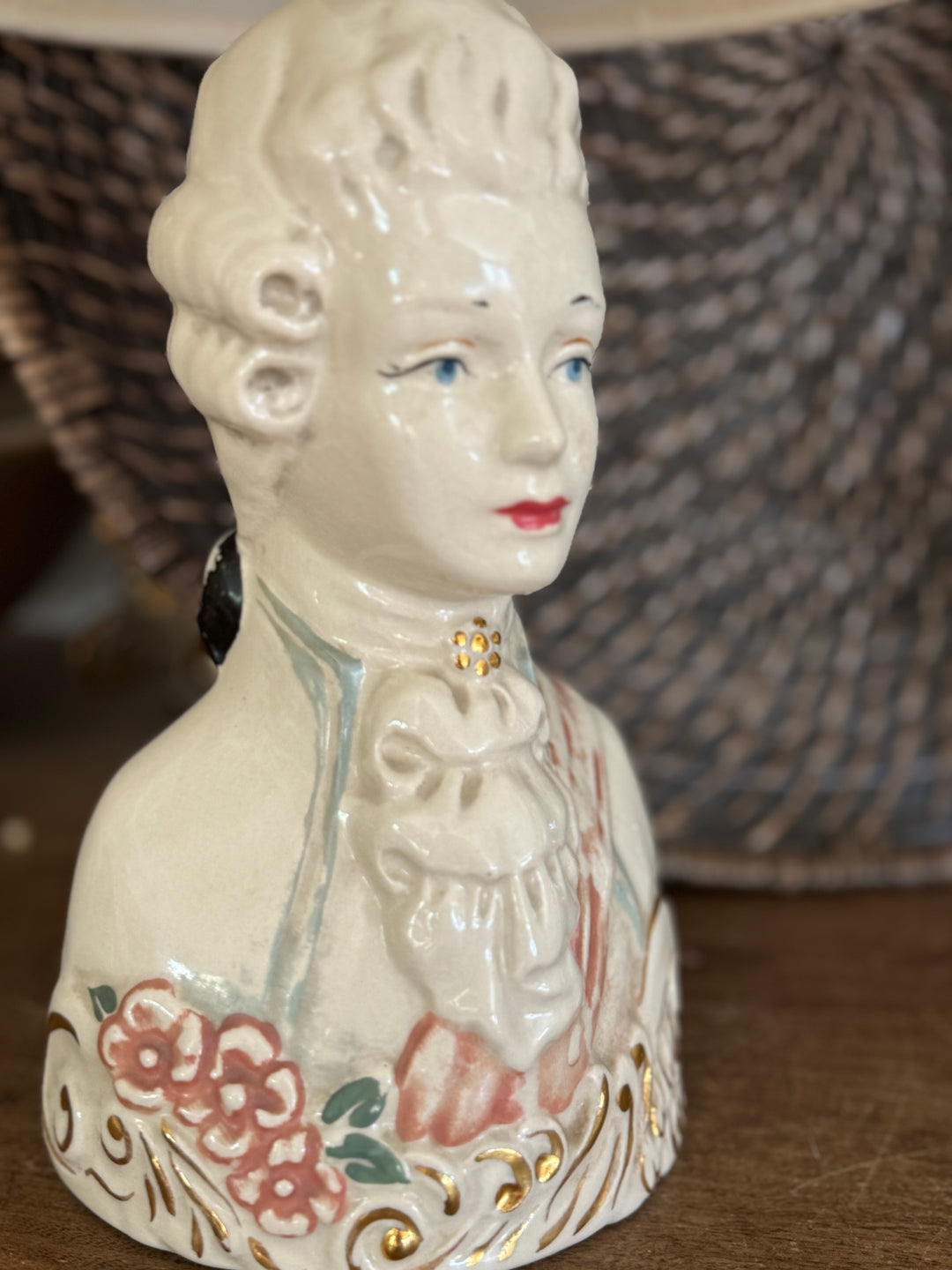 VINTAGE GENTLEMAN BUST LAMP