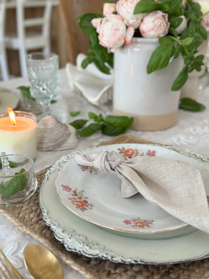 SIX BEAUTIFUL VINTAGE FLORAL PLATES