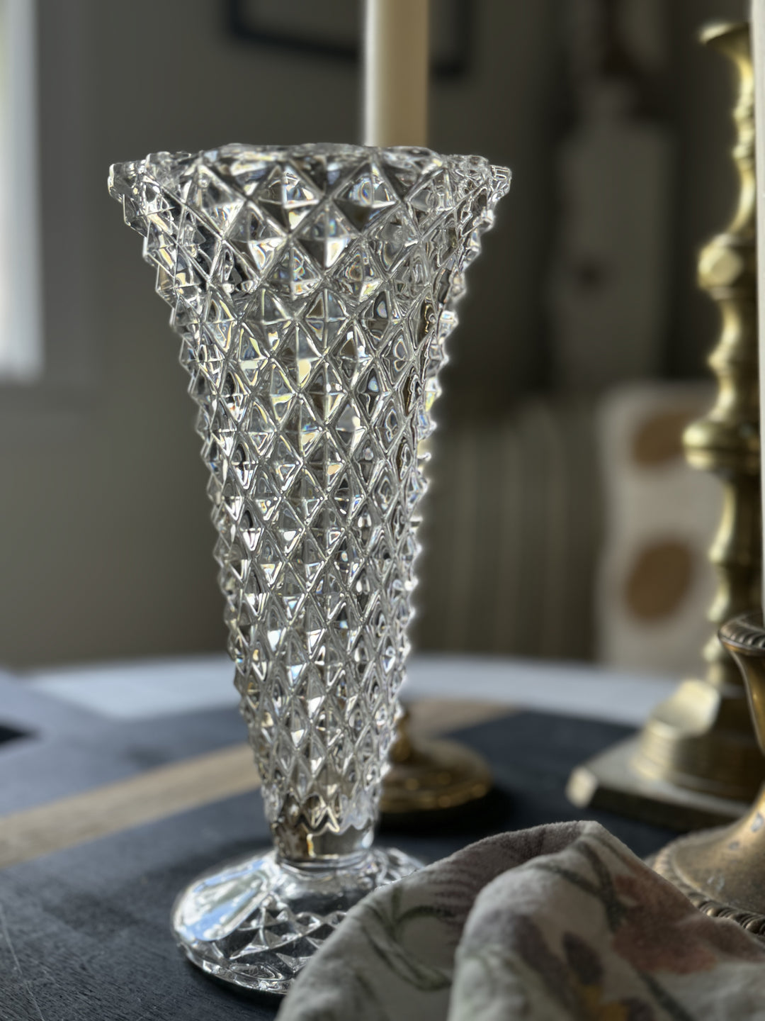 STUNNING HEAVY CUT GLASS VASE