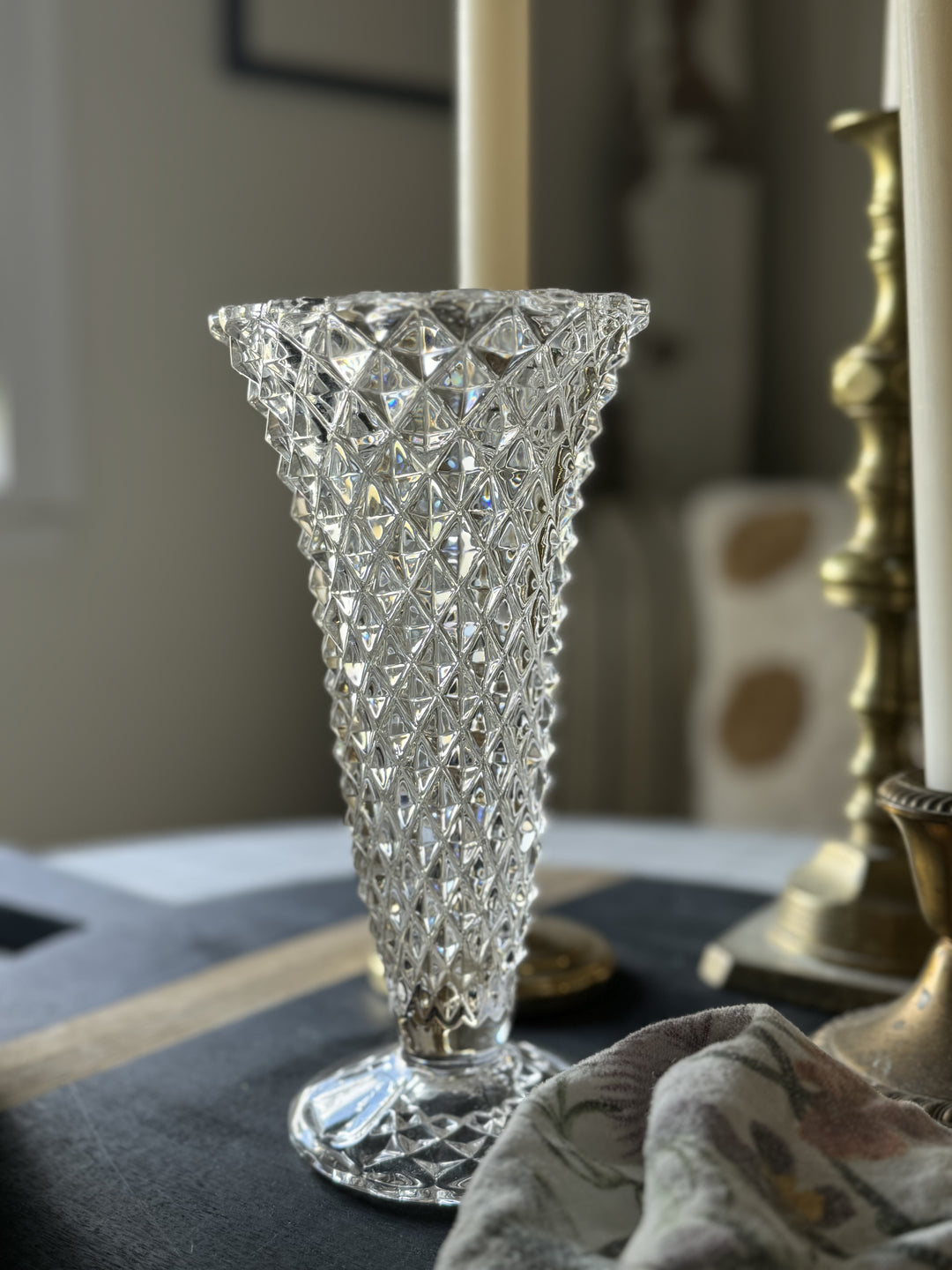 STUNNING HEAVY CUT GLASS VASE