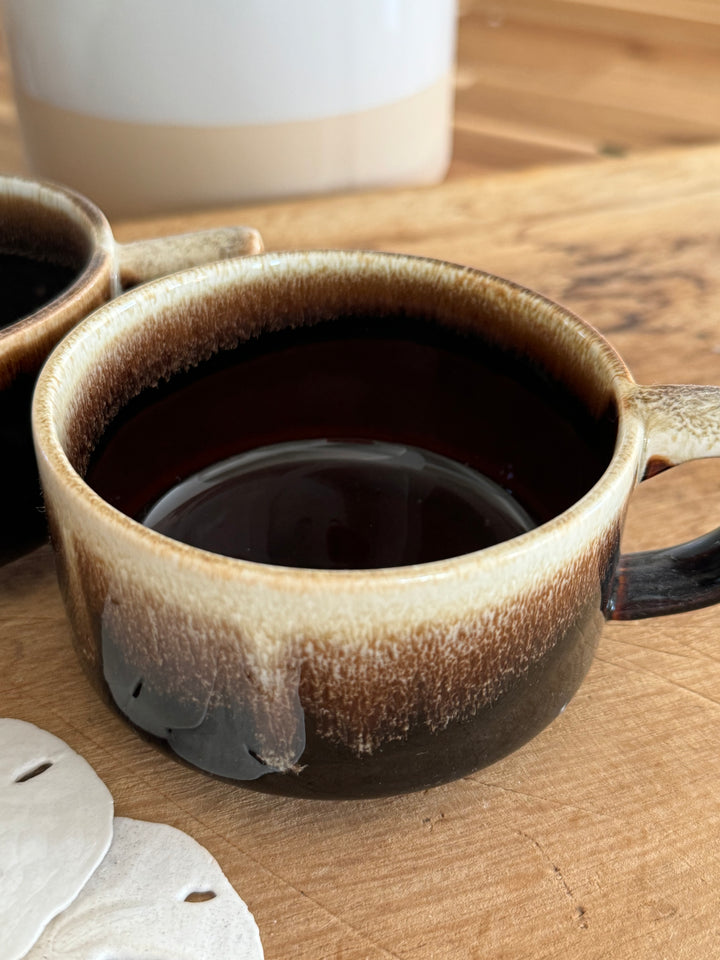 SET OF VINTAGE SMALL MUGS / STONEWARE